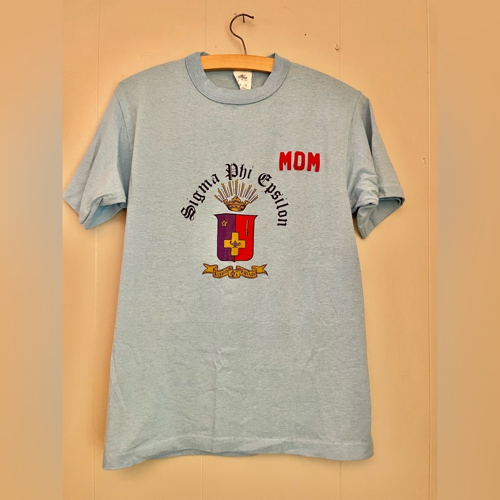 Vintage 70’s Sigma Phi Epsilon Fraternity Mom t shirt